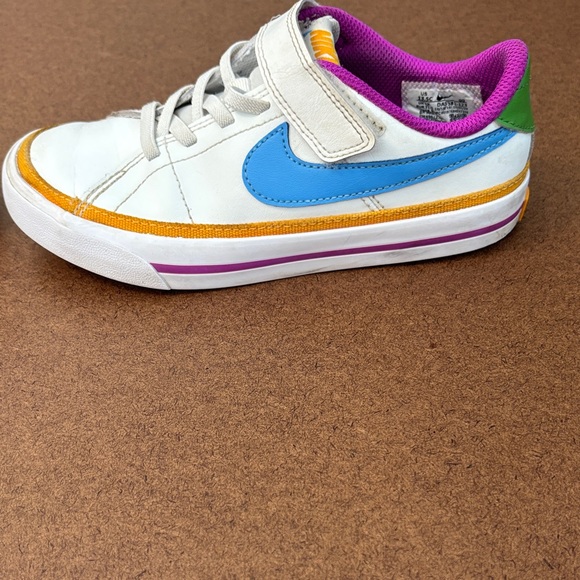 Nike Kids White Sneakers with Blue and Purple Accents - Picture 5 of 12